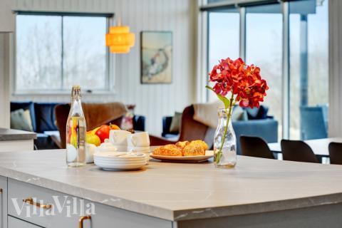 Köket i lyxstuga nr 537 är utrustat så att ni kan laga mat till 18 personer.