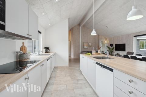 Köket i lyxstuga nr 535 är generöst inrett.