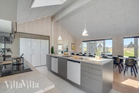 I lyxstugans kök finns allt ni behöver för att laga mat till 26 personer. 