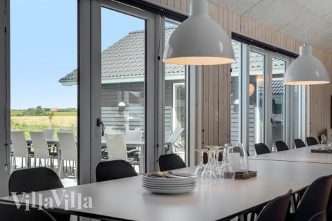 Köket i lyxstuga nr 542 är utrustat så att ni kan laga mat till 26 personer.