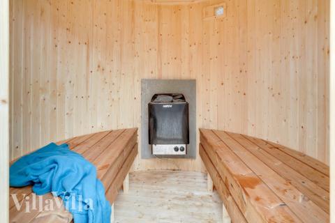 Njut av bastuvärmen i lyxstuga nr 544 för 14 personer