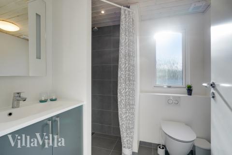 Ett av badrummen i lyxstuga nr 540