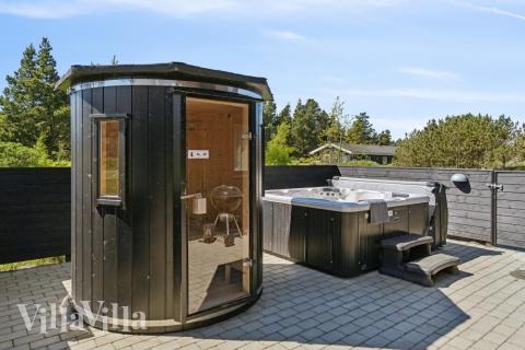 Förutom de många timmar som du kan tillbringa i stugans poolavdelning erbjuder lyxstuga 540 även många utomhusaktiviteter