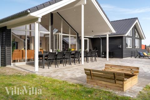 Den tjusiga sommarstugan nr 568 med gott om plats för upp till 16 personer