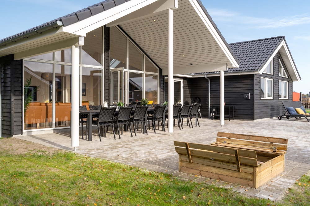 Den tjusiga sommarstugan nr 568 med gott om plats för upp till 16 personer