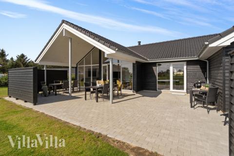 Den tjusiga sommarstugan nr 547 med gott om plats för upp till 18 personer