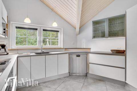Välinrett kök i lyxstuga nr 570 i Vestjylland.