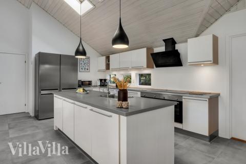 Köket i lyxstuga nr 571 är generöst inrett.