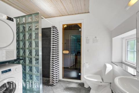 Ett av badrummen i lyxstuga nr 573