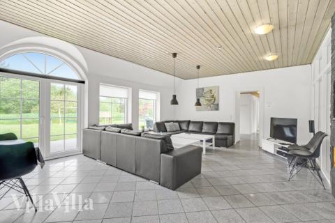 Soffhörnan i lyxstuga 573 i Vestjylland.