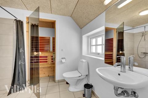 Lyxstuga nr 575 är bland annat utrustad med en härlig bastu.