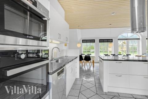 Välinrett kök i lyxstuga nr 576 i Vestjylland.