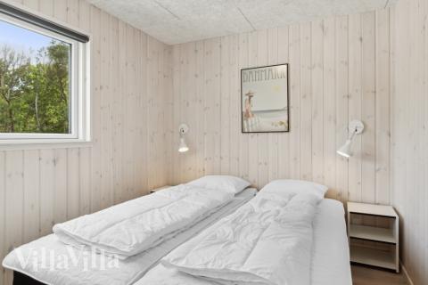 Ett av de 7 utmärkta sovrummen i lyxstuga nr 577 i Nordjylland.
