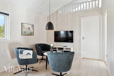 Lyxstuga 577 för 18 personer har ett stort aktivitetsrum med bl.a. biljard och dart