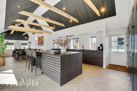 Köket i lyxstuga nr 580 är generöst inrett.