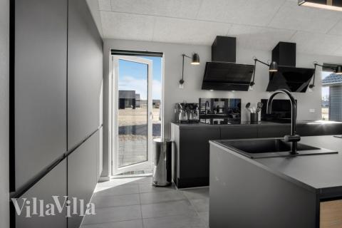 Välinrett kök i lyxstuga nr 554 i Vestjylland.