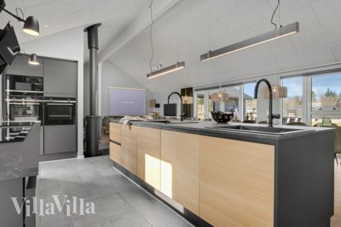 Köket i lyxstuga nr 554 är generöst inrett.