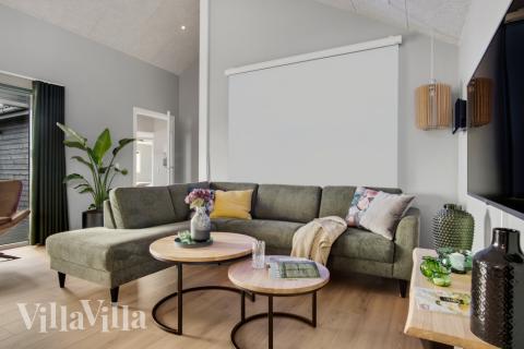 Soffhörnan i lyxstuga 554 i Vestjylland.