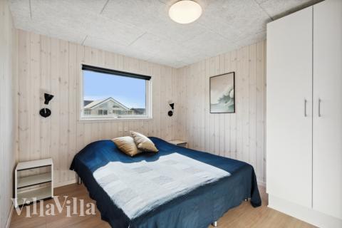 Ett av de 9 utmärkta sovrummen i lyxstuga nr 583 i Vestjylland.
