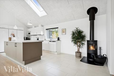 Välinrett kök i lyxstuga nr 583 i Vestjylland.