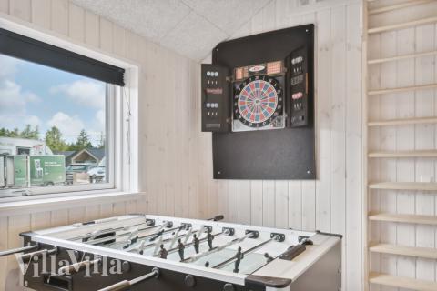 Aktivitetsrum i lyxstuga nr 601 med 7 sovrum och plats för 18 personer.