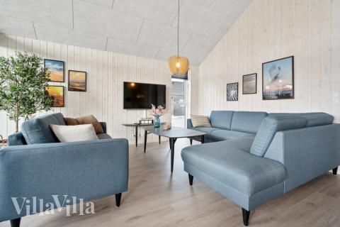 Soffhörnan i lyxstuga 601 i Sydjylland.