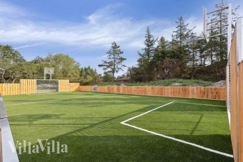 Utomhusaktiviteter kring sommarhus nr 591.