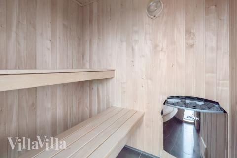 Njut av bastuvärmen i lyxstuga nr 591 för 20 personer