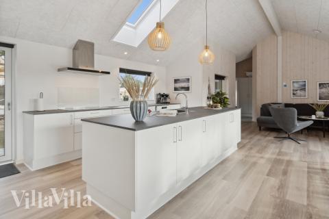 Köket i lyxstuga nr 594 är utrustat så att ni kan laga mat till 20 personer.