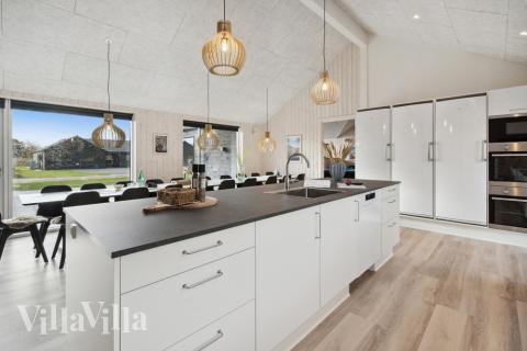 Köket i lyxstuga nr 594 är generöst inrett.