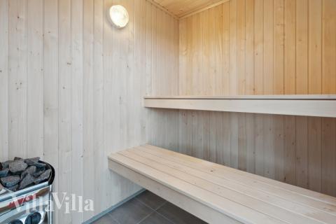 Njut av bastuvärmen i lyxstuga nr 594 för 20 personer