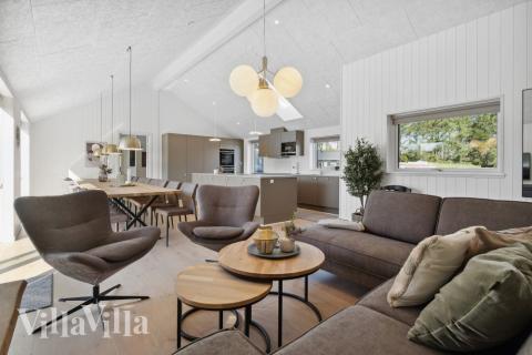 Soffhörnan i lyxstuga 596 i Sydjylland.