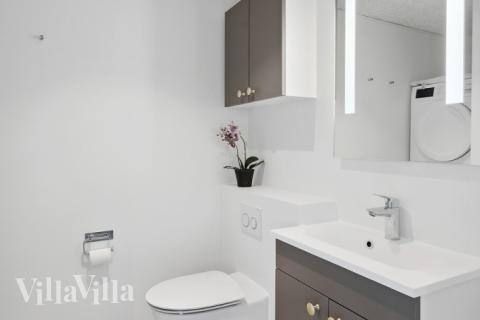 Ett av badrummen i lyxstuga nr 596