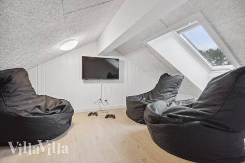 Några av de 20 sovplatserna finns på loftet i lyxstuga nr 596