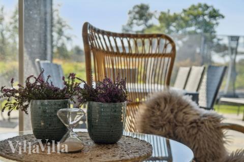 När ni besöker lyxhus nr 597 kan ni mysa tillsammans i sofforna.