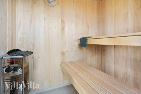 Njut av bastuvärmen i lyxstuga nr 598 för 20 personer