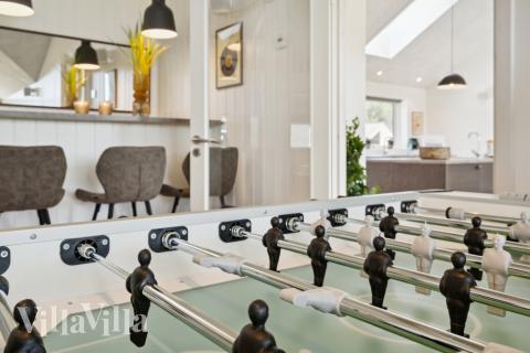 Lyxstuga 598 för 20 personer har ett stort aktivitetsrum med bl.a. biljard och dart