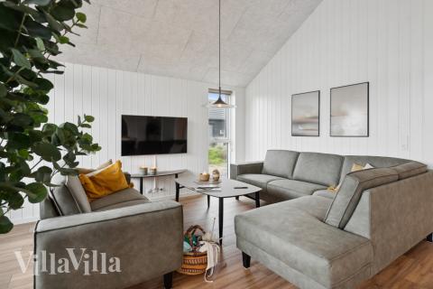 Soffhörnan i lyxstuga 599 i Sydjylland.