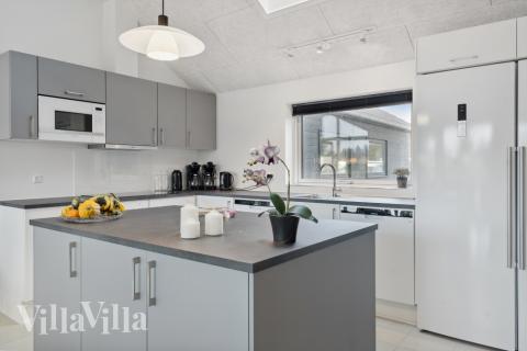 Köket i lyxstuga nr 600 är generöst inrett.