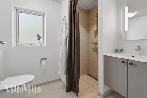 Ett av badrummen i lyxstuga nr 595