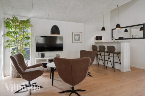 Tävla i sommarhusets aktivitetsrum när ni besöker lyxhus nr 595 i Sydjylland.