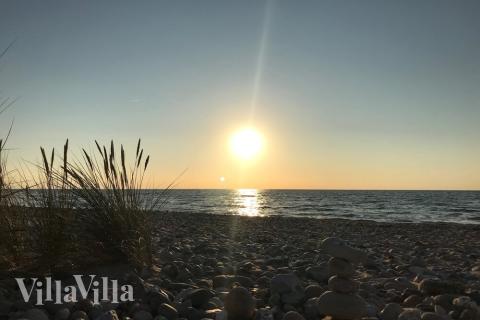 Den vackra stranden i närheten av lyxhus 582 vid Nordsjälland.