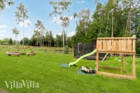 Utomhusaktiviteter kring sommarhus nr 582.