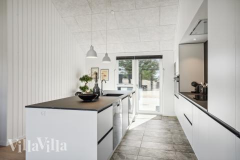 Välinrett kök i lyxstuga nr 585 i Vestjylland.