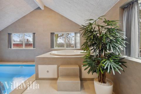 Njut av spabadets värme i lyxstuga nr 751 i Tyskland