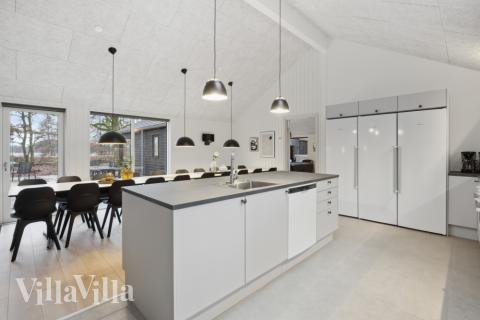 Köket i lyxstuga nr 751 är utrustat så att ni kan laga mat till 20 personer.