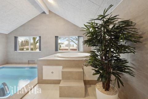 Njut av spabadets värme i lyxstuga nr 752 i Tyskland