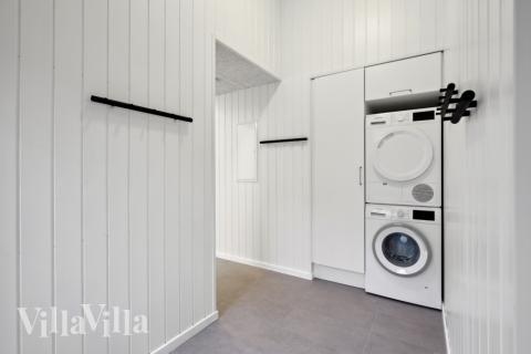 Den rymliga entrén i lyxstuga nr 752 i Tyskland