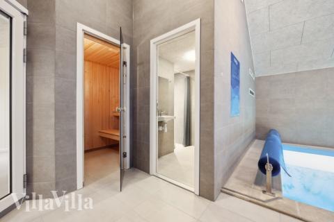 Njut av bastuvärmen i lyxstuga nr 752 för 18 personer