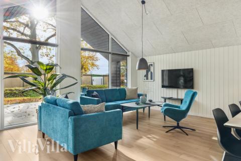 När ni besöker lyxhus nr 754 kan ni mysa tillsammans i sofforna.